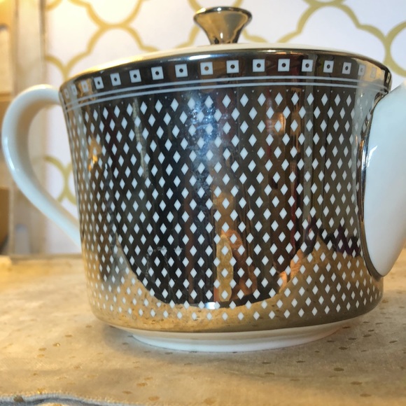 Grace’s Teaware silver geometric teapot, sugar, & creamer set. Good condition. - Picture 5 of 16
